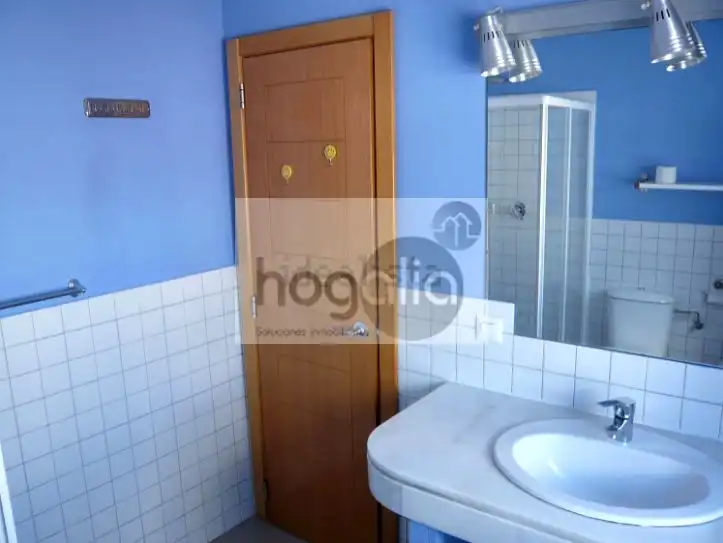 Baño de Ático de alquiler en Sevilla con Aire acondicionado, Terraza y Amueblado