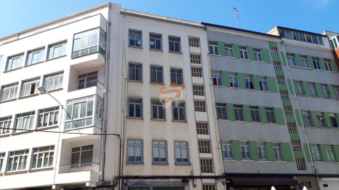 Vista exterior de Apartament en venda en Ferrol amb Traster