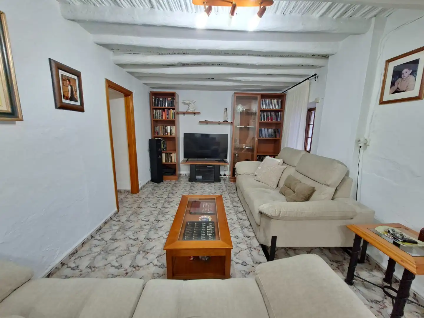 Sala d'estar de Finca rústica en venda en Viñuela amb Moblat, Forn i Rentadora