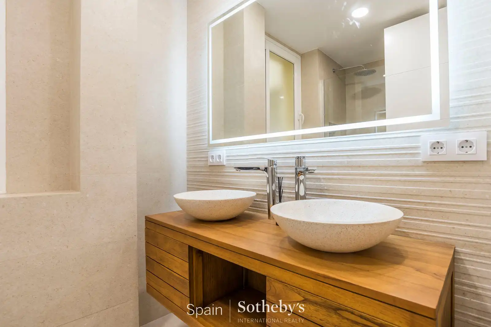 Baño de Apartamento en venta en Madrid con Aire acondicionado, Calefacción y Trastero