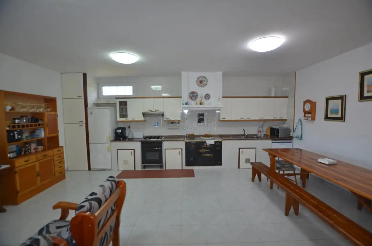 Cuina de Casa o xalet en venda en Redondela amb Calefacció, Jardí privat i Terrassa