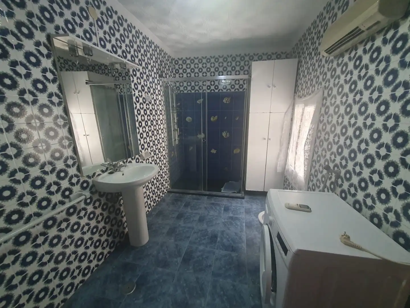 Bany de Casa o xalet de lloguer en Puertollano amb Aire condicionat i Moblat