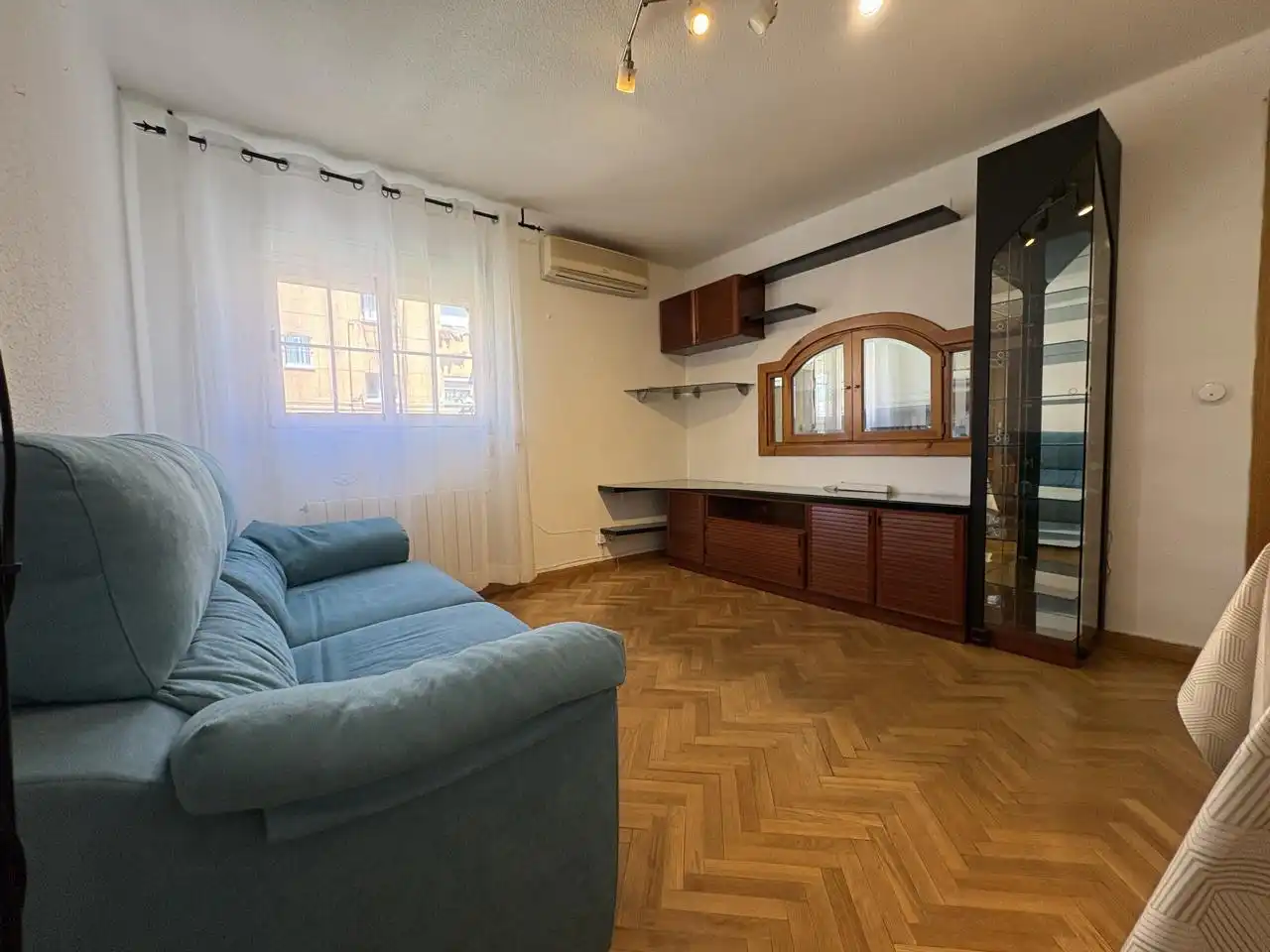 Sala d'estar de Pis en venda en Madrid amb Aire condicionat, Calefacció i Parquet