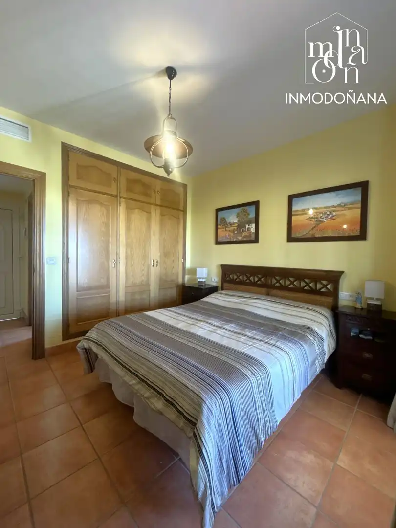 Schlafzimmer von Einfamilien-Reihenhaus zum Verkauf in Almonte mit Klimaanlage, Heizung und Terrasse