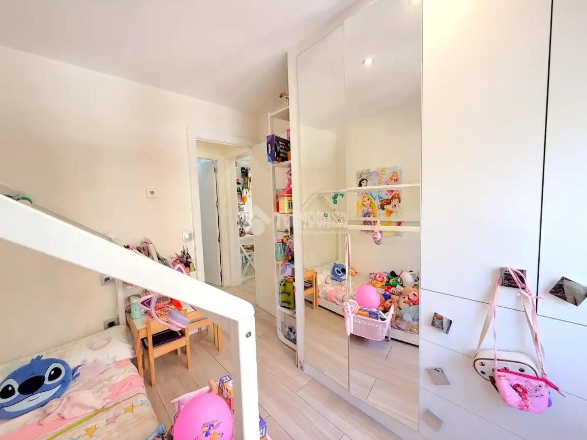 Bedroom of Flat for sale in Madrid  with Air Conditioner and Heating