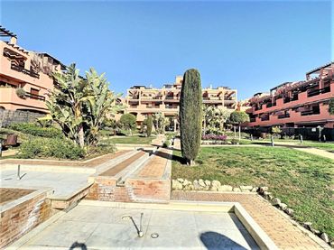 Apartament amb piscina en venda a Estepona Pueblo