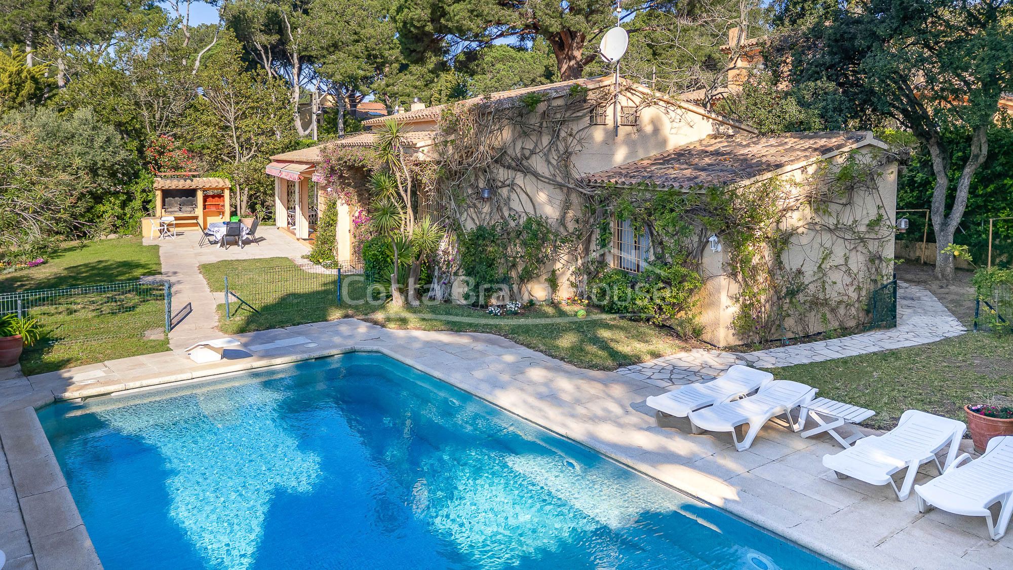 Vista exterior de Casa o xalet en venda en Palafrugell amb Calefacció, Jardí privat i Terrassa
