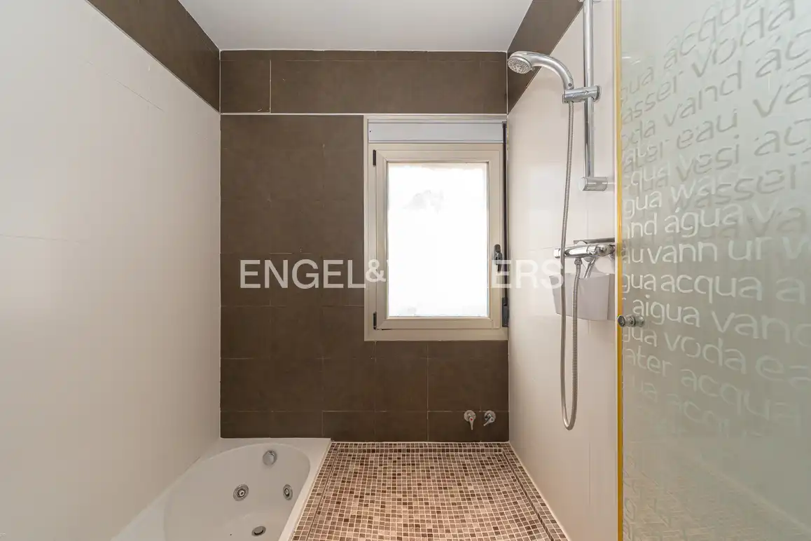 Baño de Casa o chalet en venta en La Nucia con Aire acondicionado, Jardín privado y Piscina