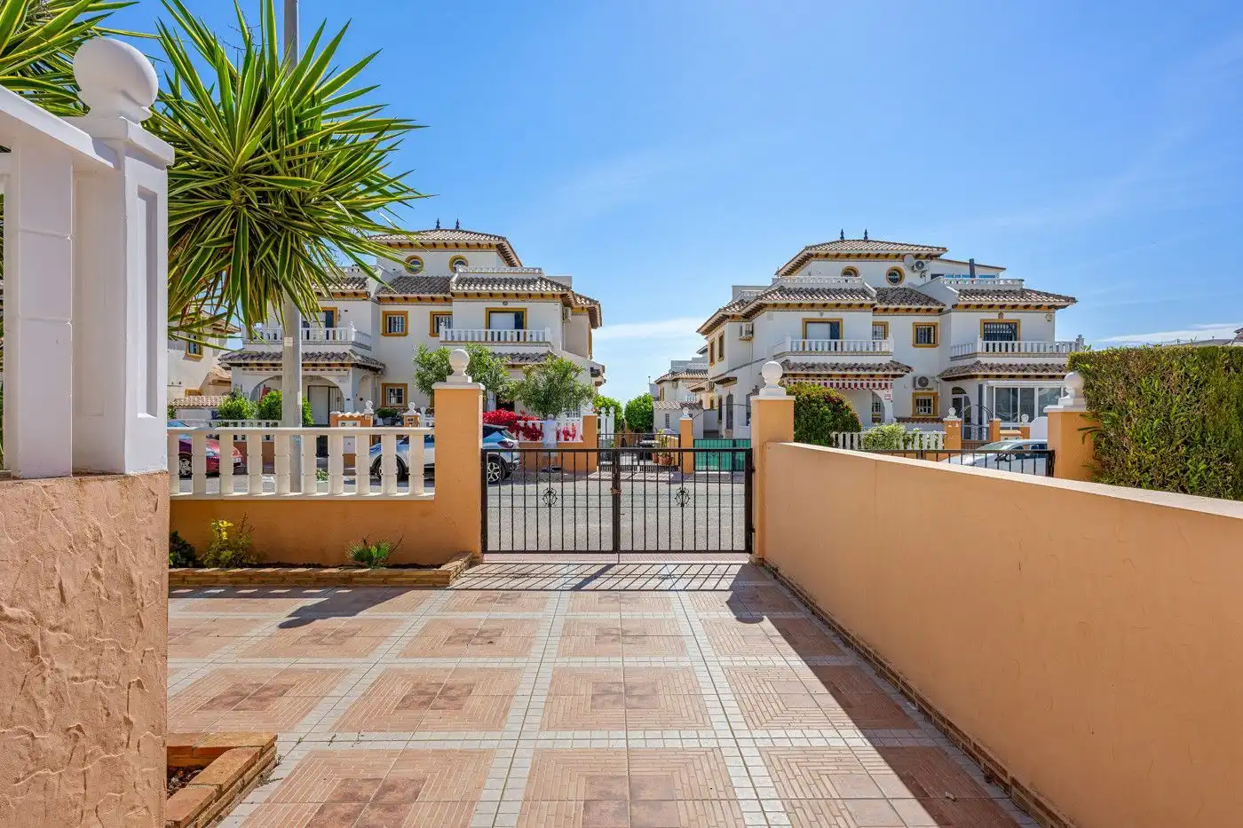 Vista exterior de Casa adosada en venta en Orihuela con Aire acondicionado, Jardín privado y Terraza