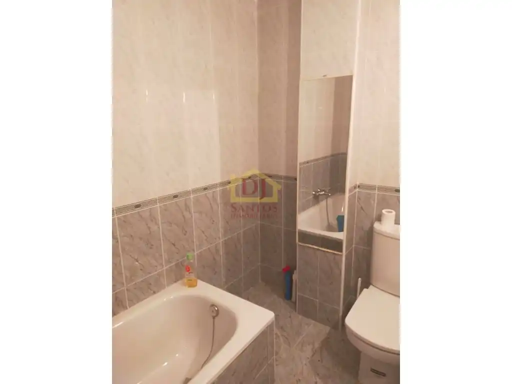 Baño de Piso para compartir en Salamanca