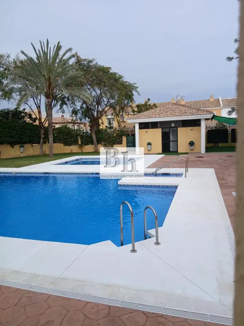 Swimming pool of Houses for sale in Málaga  with Air Conditioner, Terrace and Balcony