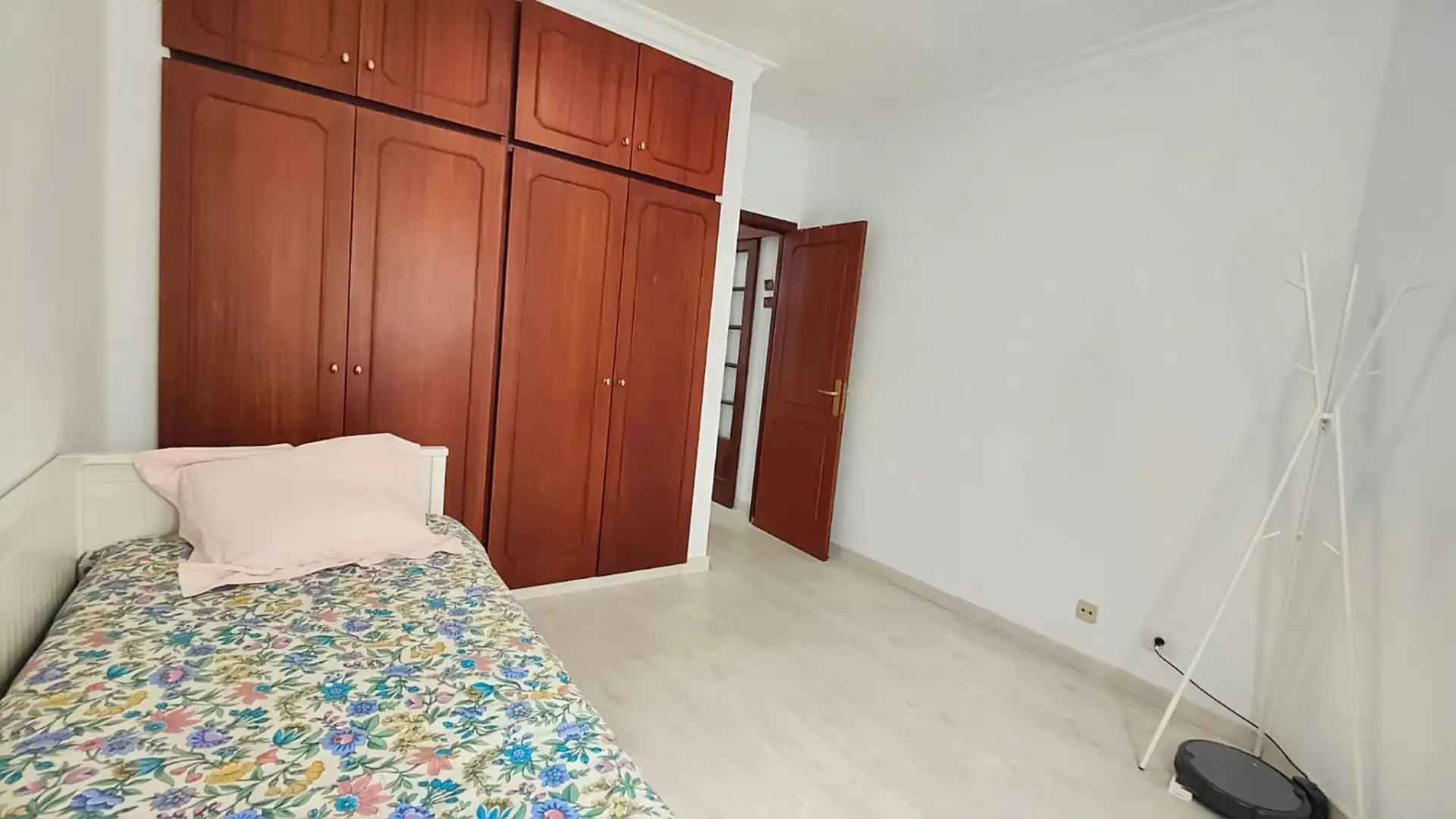 Schlafzimmer von Dachboden zum Verkauf in Santa Cruz de Tenerife mit Möbliert, Balkon und Internet