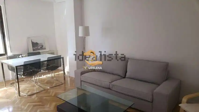 Sala de estar de Piso en venta en Salamanca con Calefacción, Terraza y Amueblado