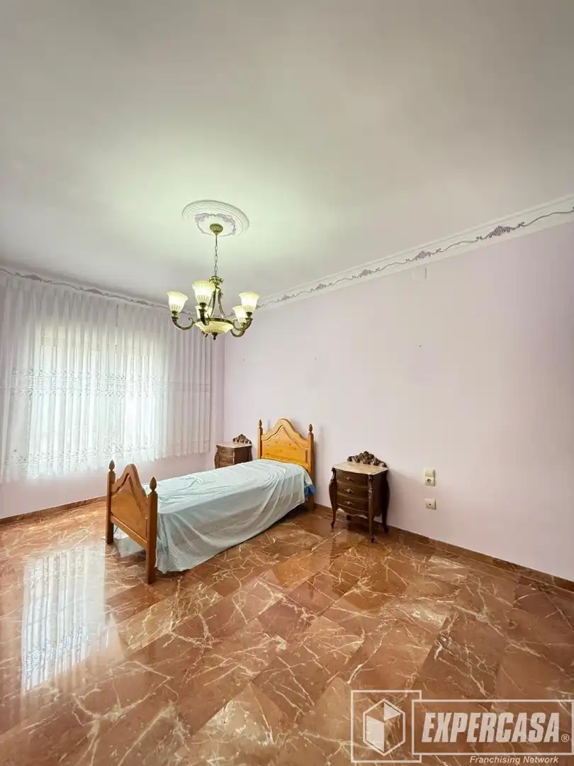 Habitación de Casa o chalet de alquiler en Picassent con Calefacción, Terraza y Trastero