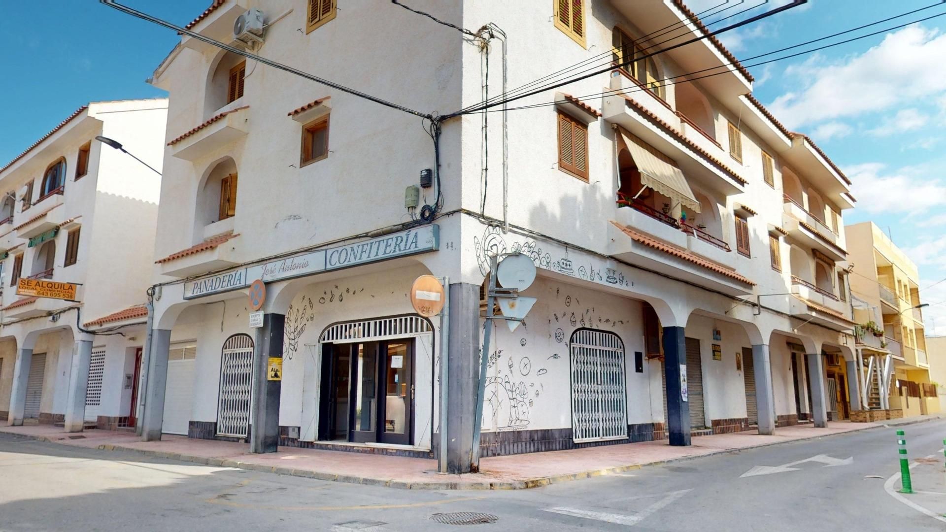 Vista exterior de Local en venda en San Pedro del Pinatar