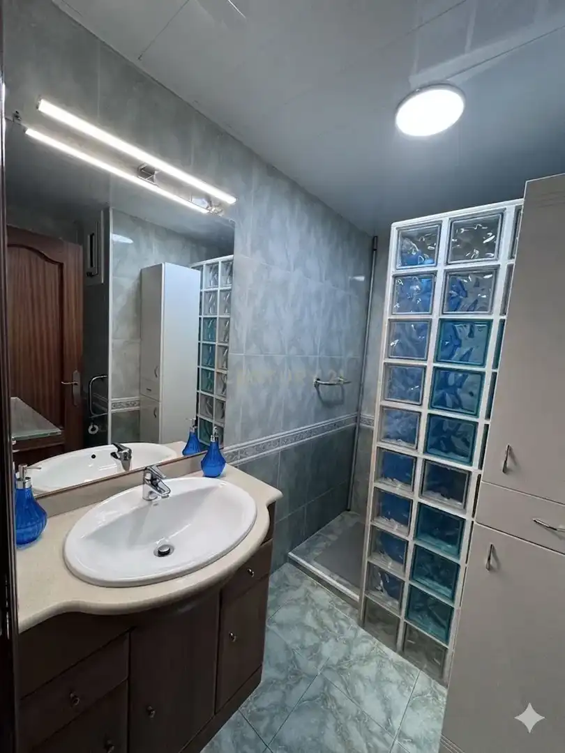 Baño de Apartamento en venta en Badalona con Aire acondicionado y Balcón