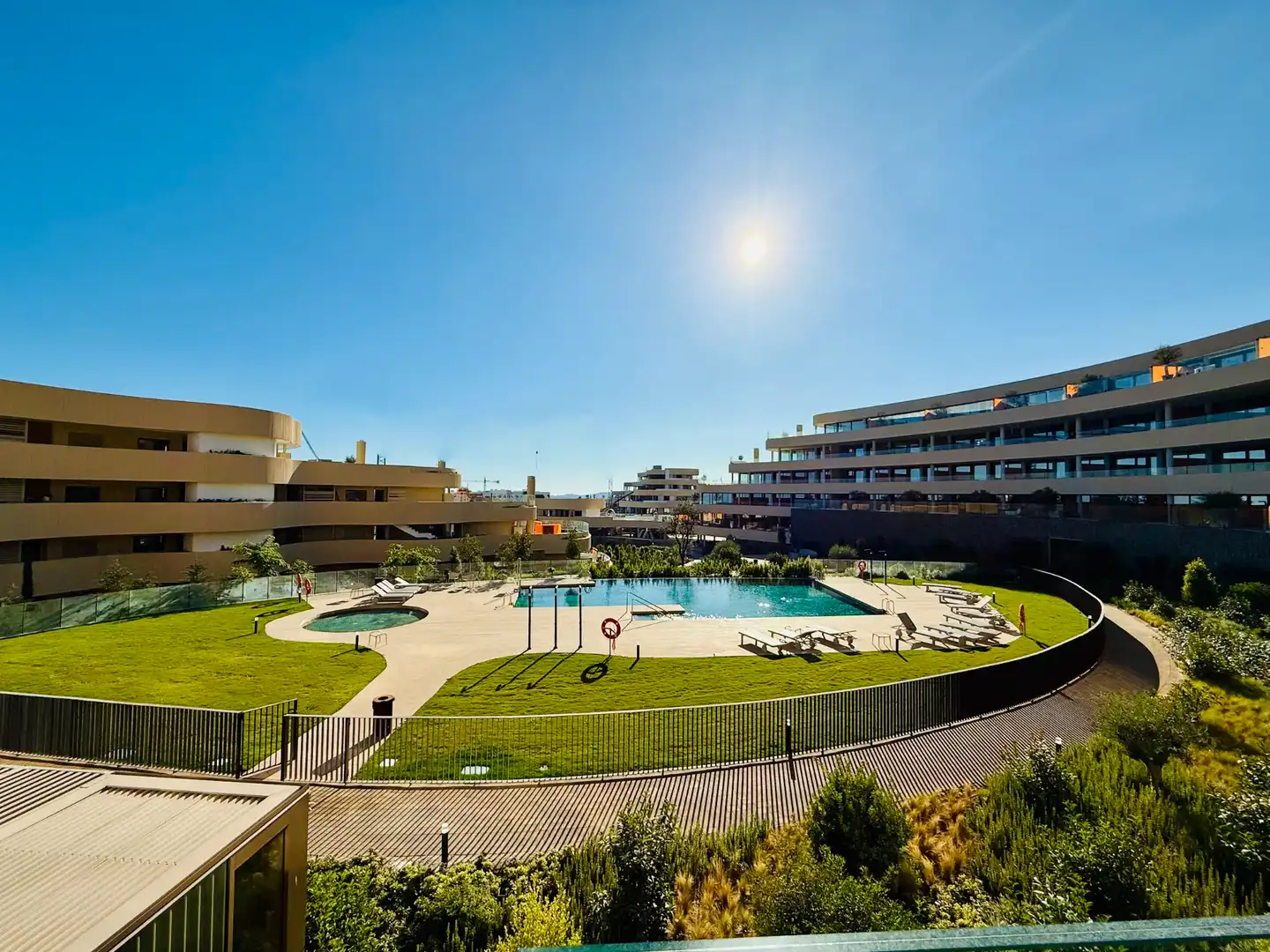 Piscina de Apartamento en venta en Fuengirola con Aire acondicionado, Calefacción y Jardín privado