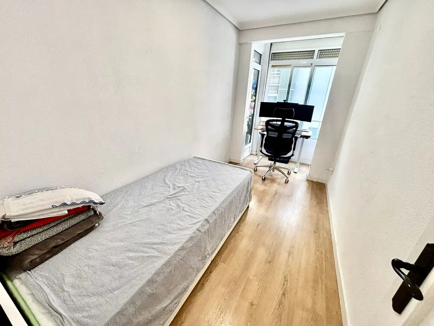 Habitación de Piso en venta en Alicante / Alacant con Aire acondicionado y Balcón