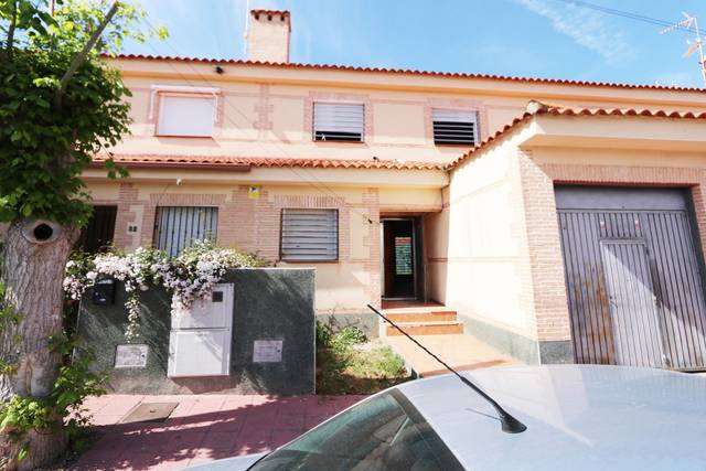 Casa-chalet en Venta en Erustes