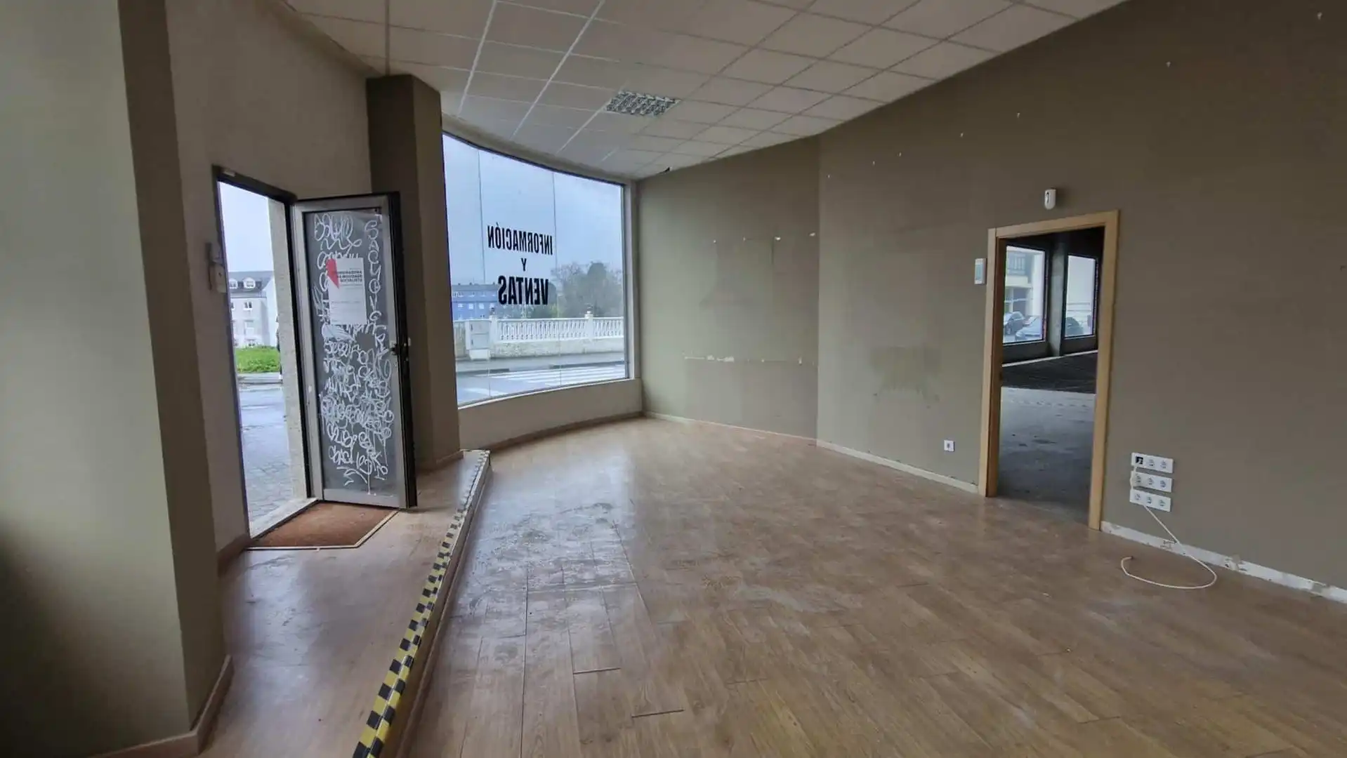 Local comercial en venta en Rúa Víctor Velasco, Carral, imagen 24