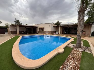 Xalet amb piscina en venda a Calle Alrededores de Totana S/N