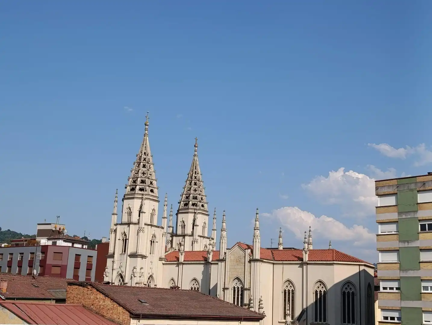 Vista exterior de Piso en venta en Langreo con Calefacción, Trastero y Amueblado