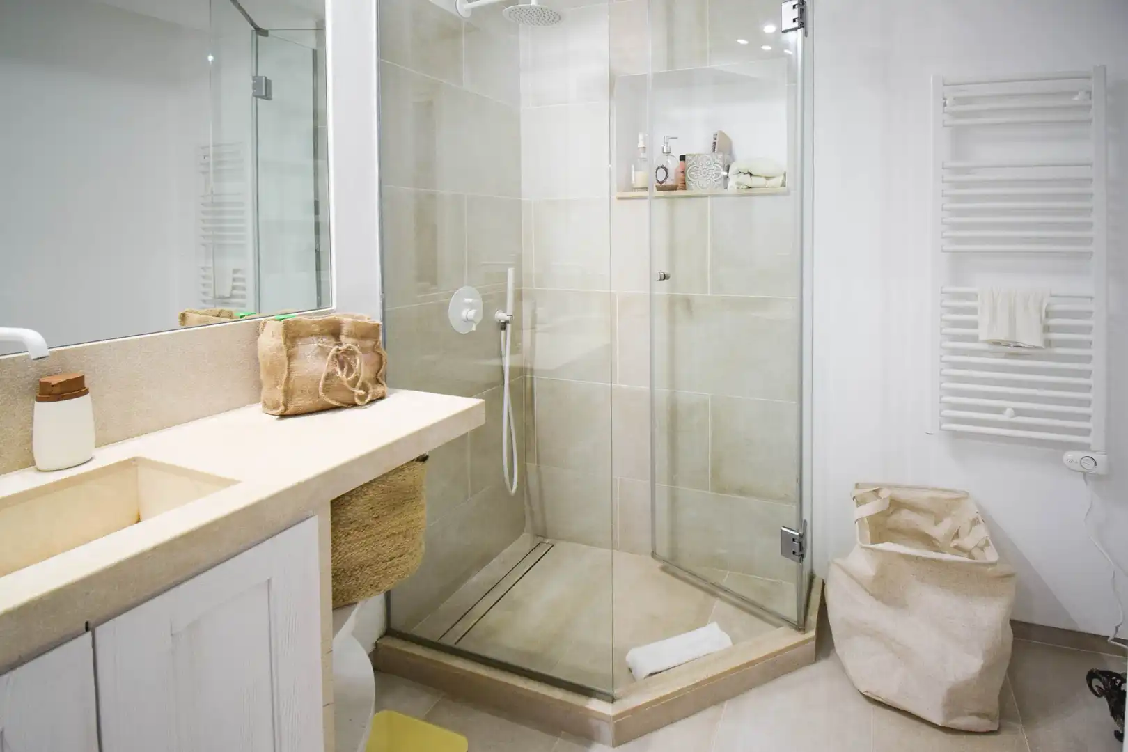 Badezimmer von Wohnungen zum Verkauf in Ciutadella de Menorca mit Klimaanlage, Terrasse und Abstellraum