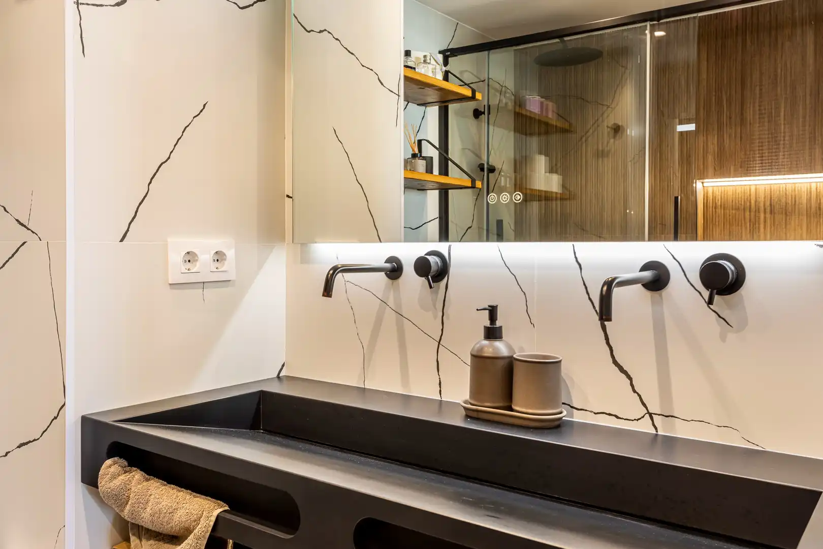 Baño de Ático en venta en Valencia con Aire acondicionado, Calefacción y Jardín privado