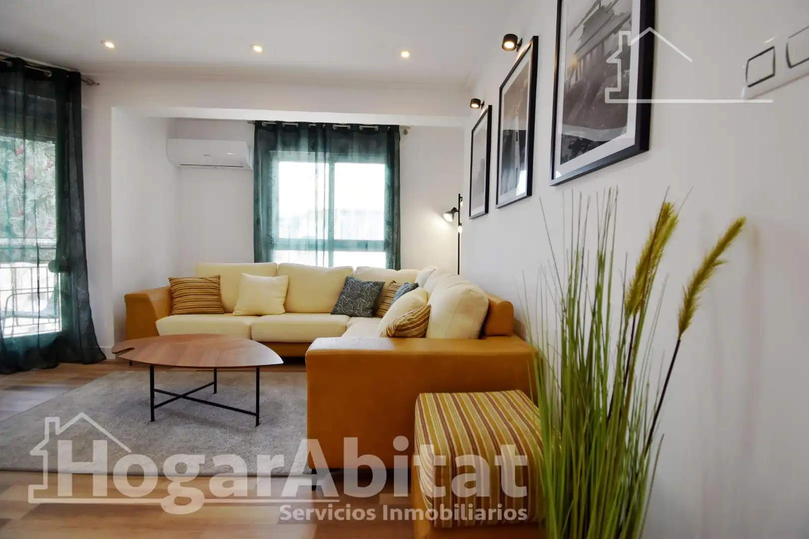 Living room of Flat for sale in Cullera  with Air Conditioner, Terrace and Furnished
