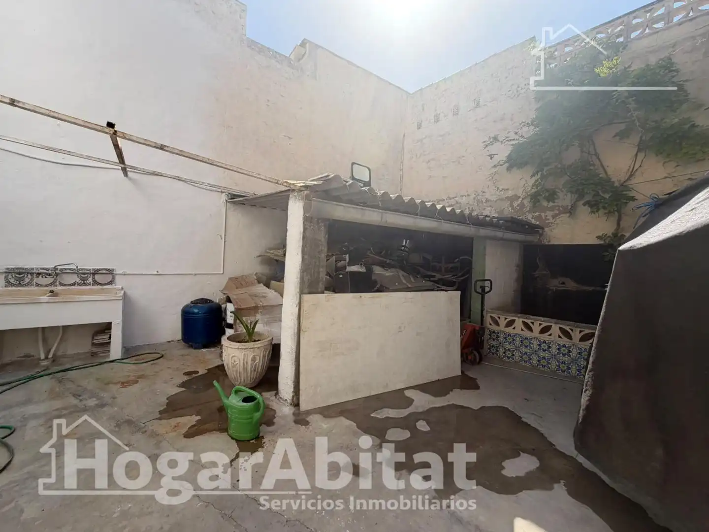 Vista exterior de Casa o xalet en venda en Benaguasil amb Aire condicionat, Jardí privat i Terrassa