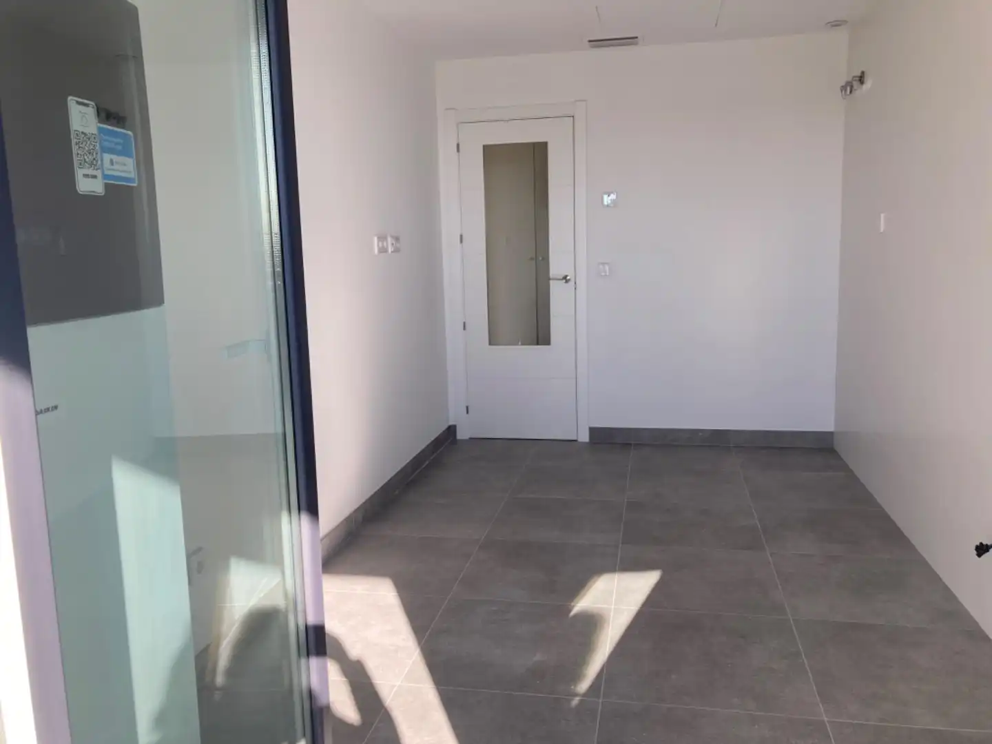 Flat for rent in Poniente-Norte - Miralbaida - Parque Azahara