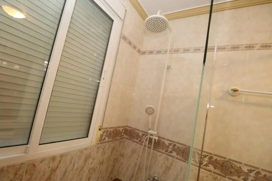 Baño de Casa o chalet de alquiler en Guaro con Jardín privado, Terraza y Trastero