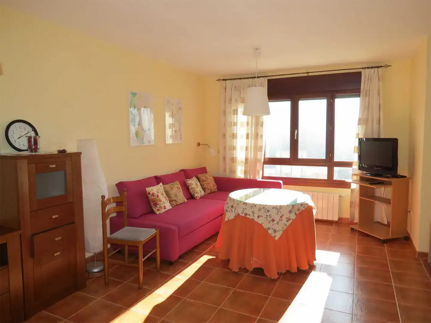 Wohnzimmer von Wohnung zur Miete in Sepúlveda mit Parkett, Abstellraum und Möbliert