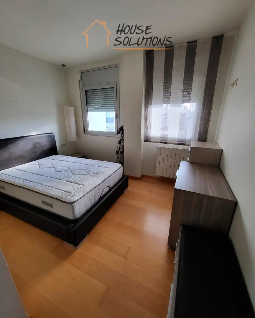 Habitación de Piso en venta en Sabadell con Aire acondicionado, Calefacción y Amueblado