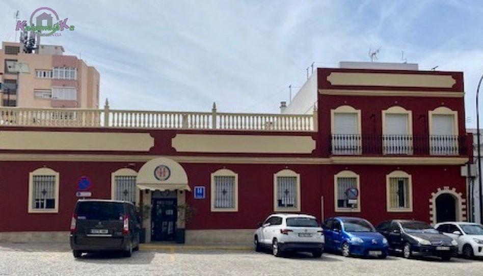 Foto 1 de Edifici en venda a El Cristo - Cayetano Roldán, Cádiz