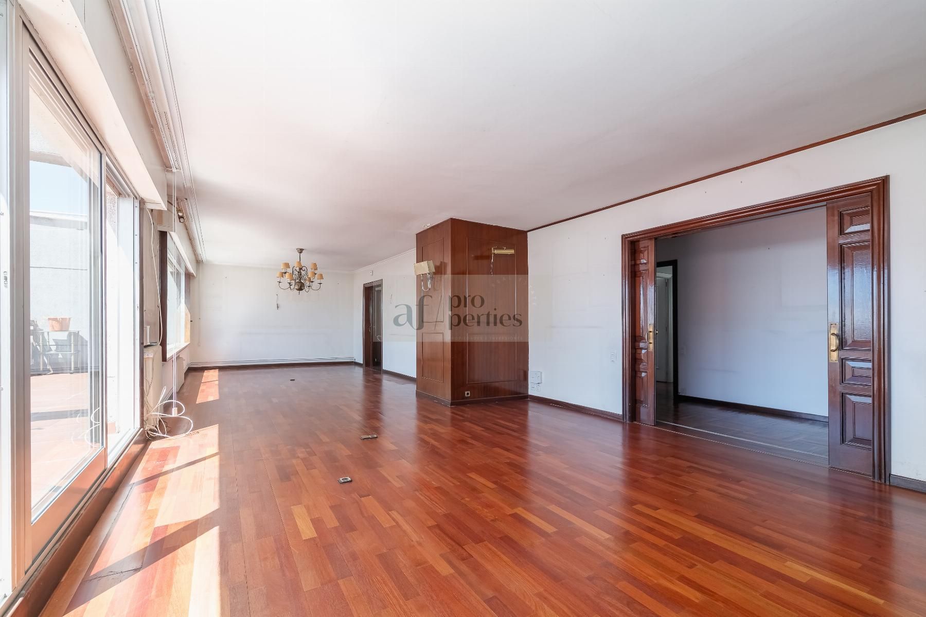 Sala d'estar de Àtic en venda en Vigo  amb Calefacció, Parquet i Terrassa