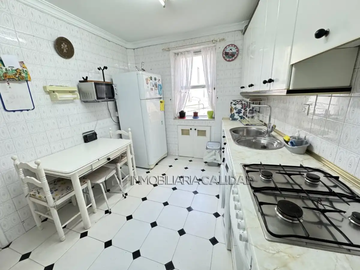 Cocina de Piso de alquiler en Burgos con Calefacción y Amueblado