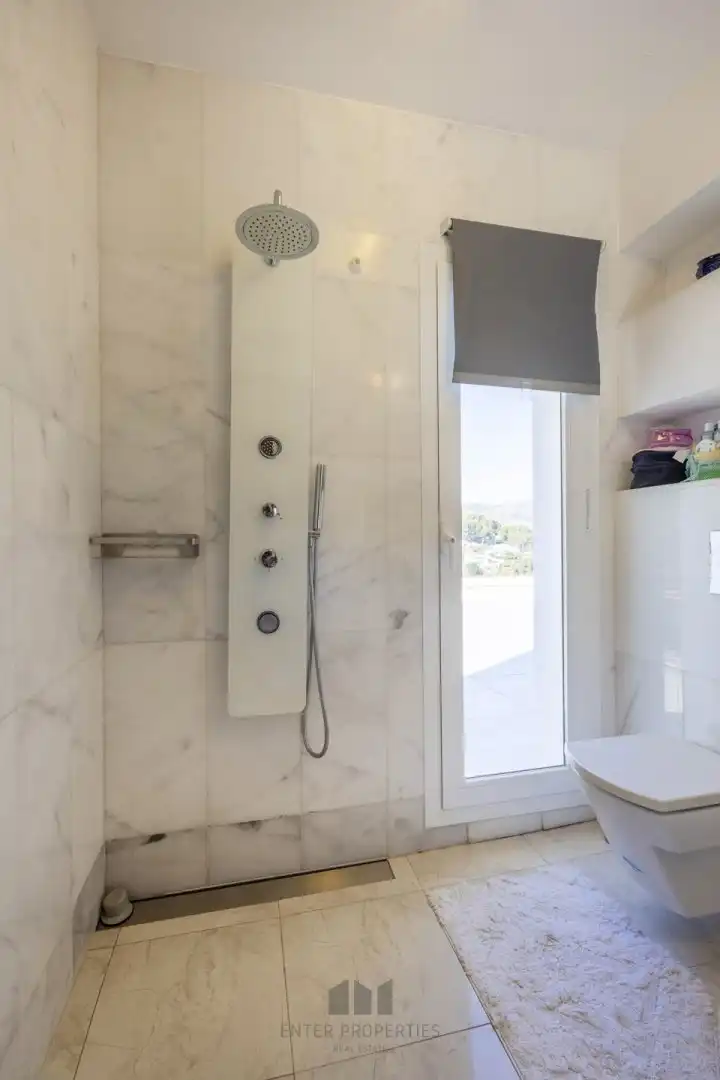 Bathroom of Flat for rent in Calpe / Calp  with Air Conditioner, Heating and Terrace