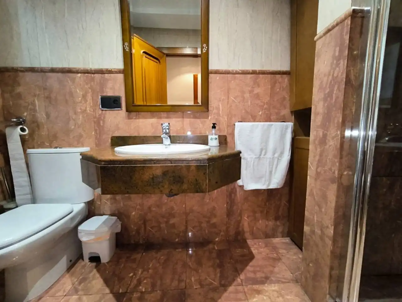 Badezimmer von Wohnung zum Verkauf in Albacete mit Klimaanlage, Heizung und Parkett