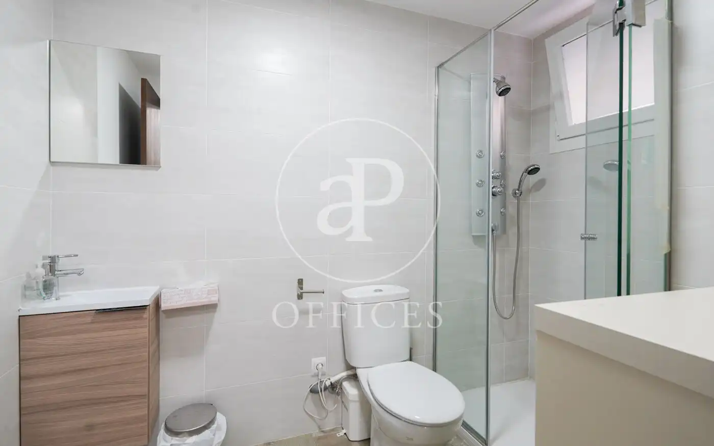 Baño de Oficina en venta en Madrid con Aire acondicionado y Calefacción