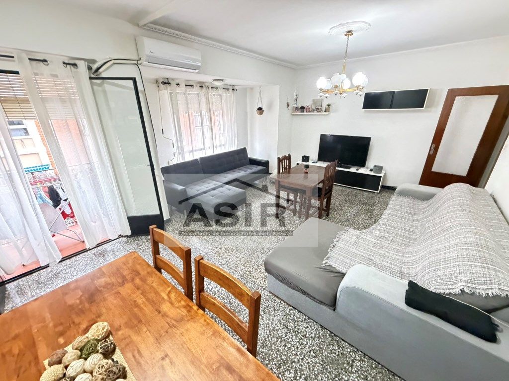 Sala d'estar de Pis en venda en Alzira amb Aire condicionat i Balcó