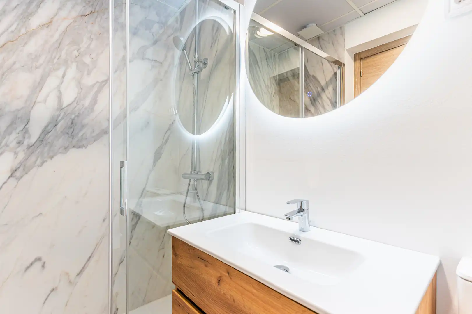 Bathroom of Houses for sale in Villanueva de la Cañada  with Air Conditioner, Heating and Private garden