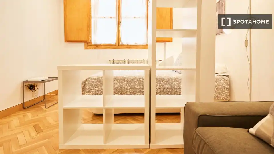 Room in Universidad - Malasaña