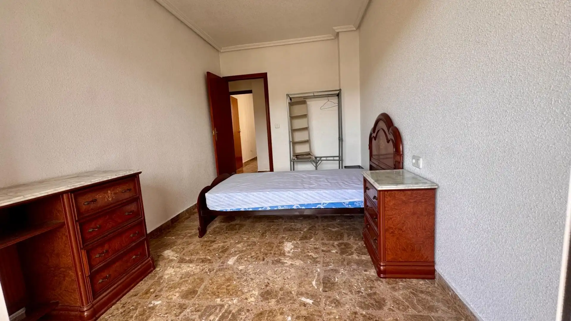 Habitación de Piso de alquiler en Murcia con Aire acondicionado, Terraza y Amueblado