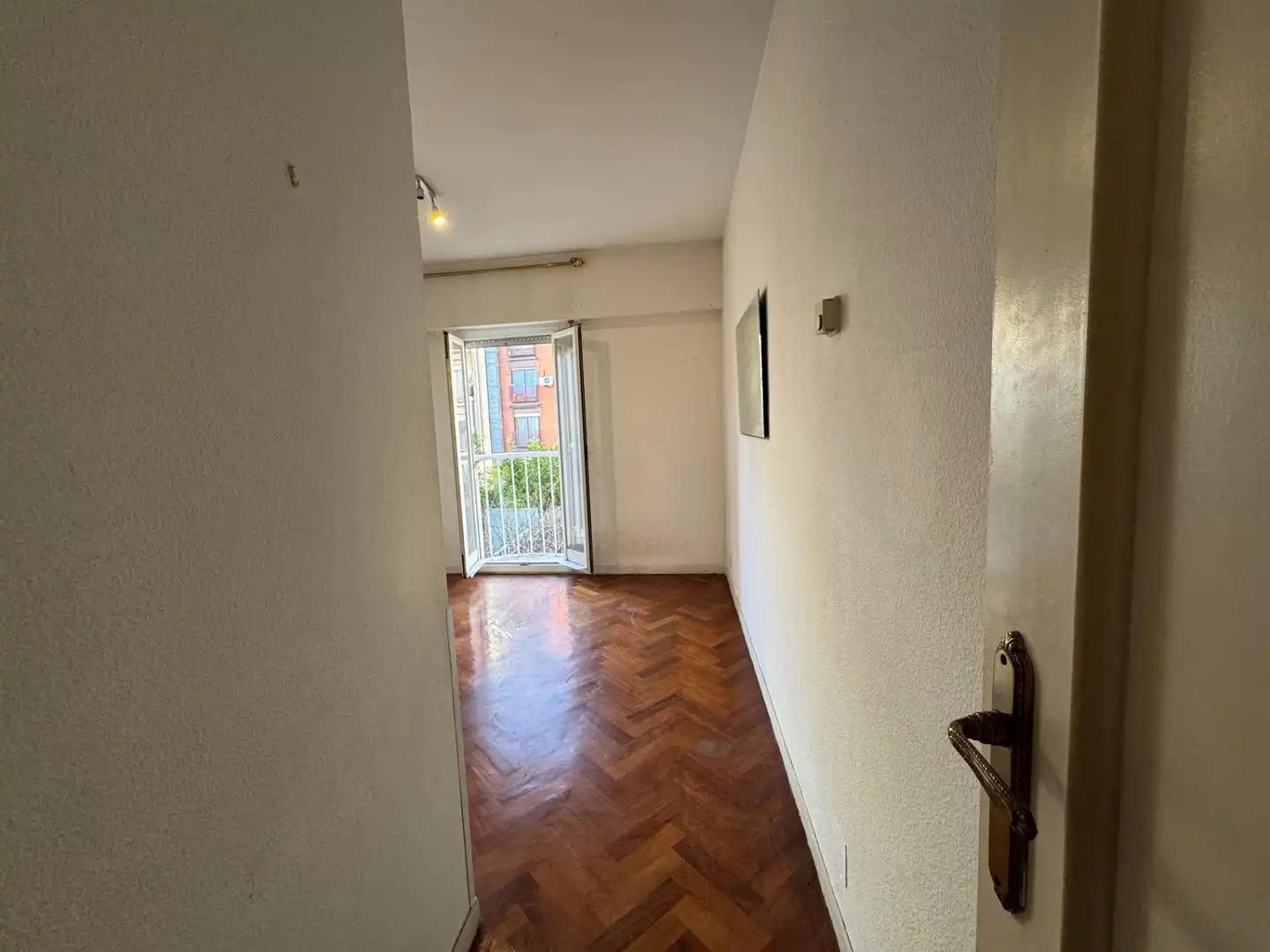 Flat for sale in Madrid  with Air Conditioner, Private garden and Parquet flooring