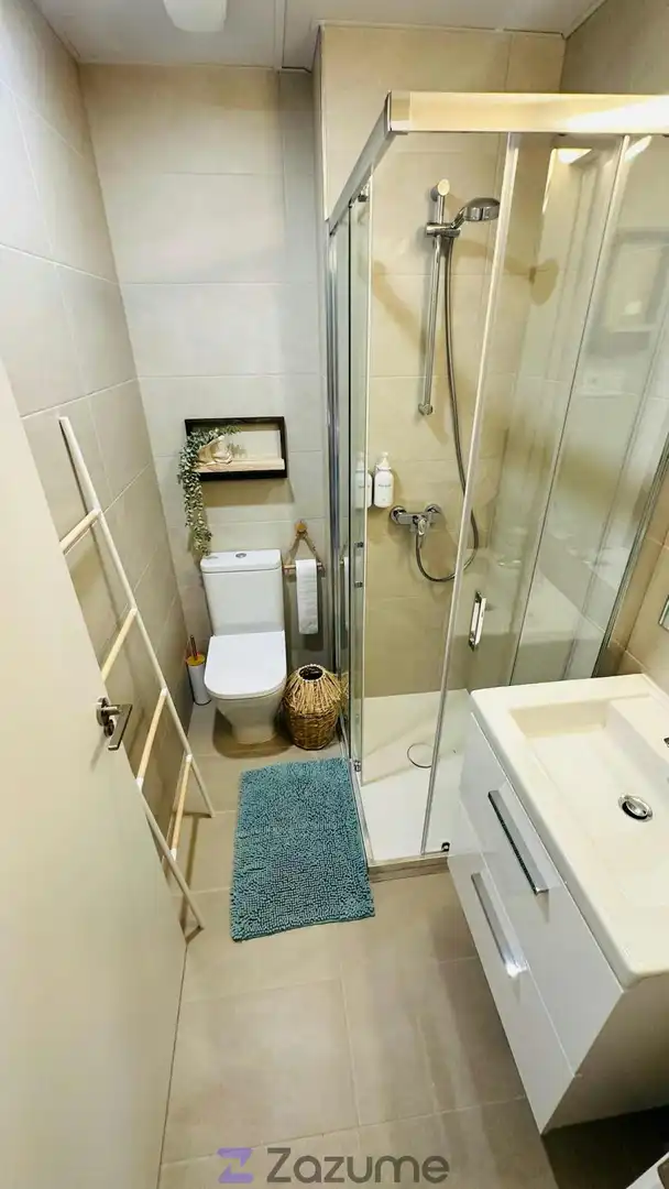 Bathroom of Flat for rent in Málaga  with Air Conditioner, Heating and Private garden