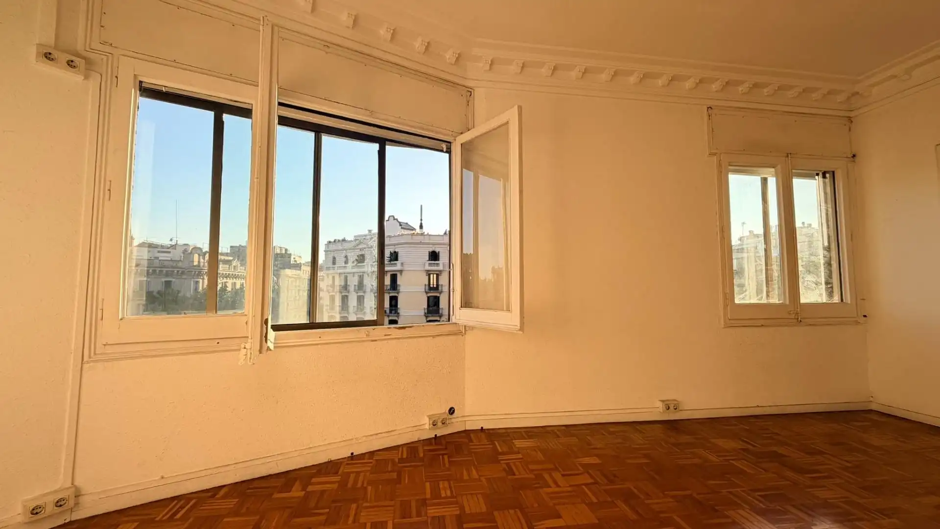 Bedroom of Flat for sale in Barcelona  with Parquet flooring