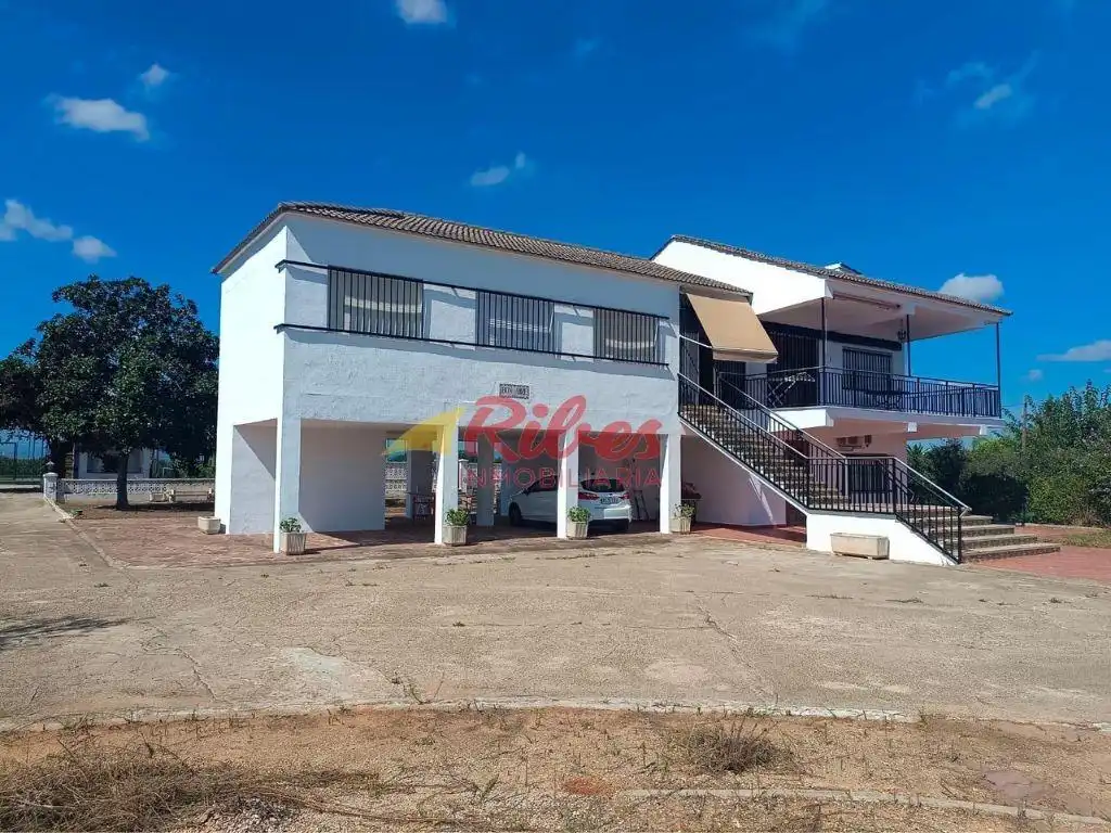 Außenansicht von Haus oder Chalet zum Verkauf in Alzira