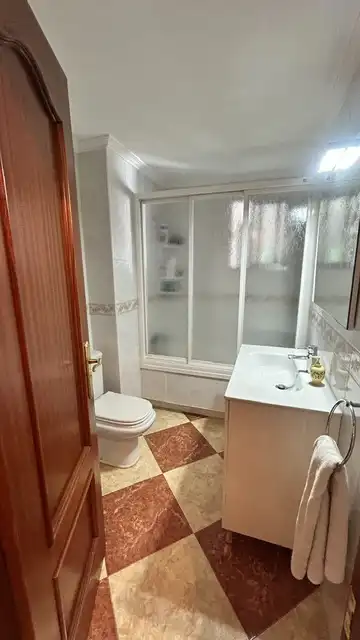 Bathroom of Flat for rent in Córdoba  with Air Conditioner, Heating and Furnished