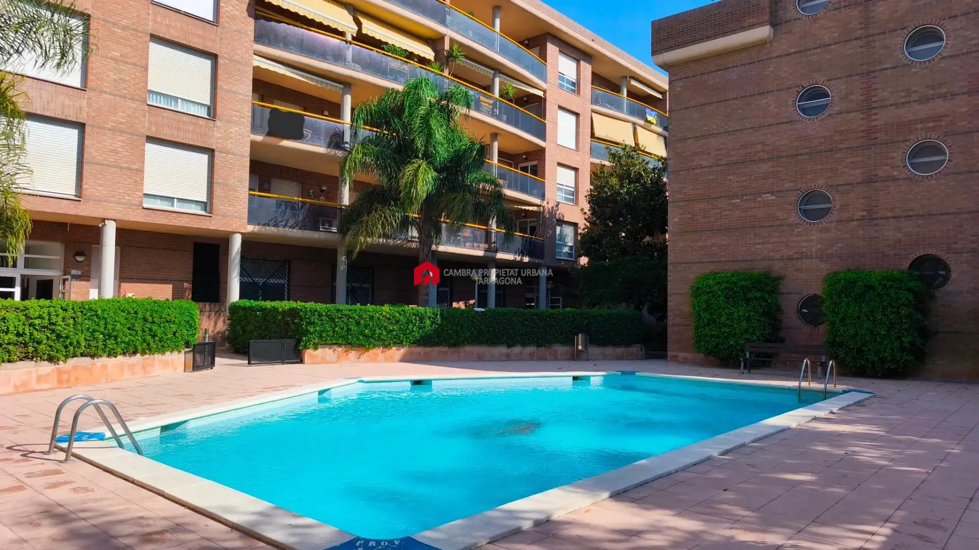 Piscina de Casa adosada en venta en Tortosa con Aire acondicionado, Calefacción y Jardín privado